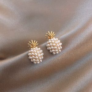 Gold pineapple earring with faux pearls
